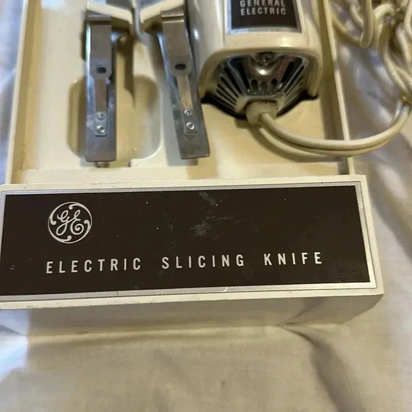 Vintage GE electric slicing knife with holder - Picture 2 of 4